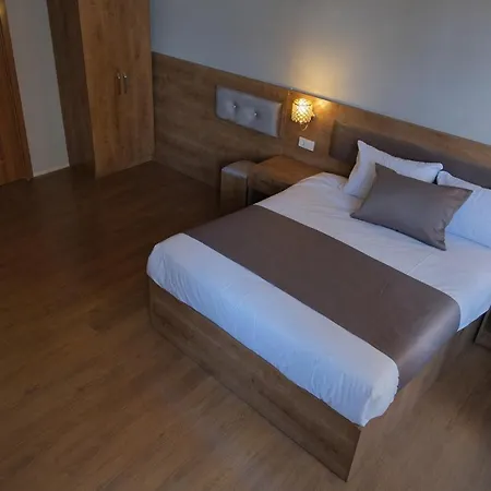 Hotell Adamantides *