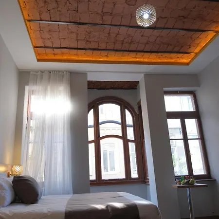 Hotell Adamantides