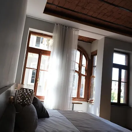 Hotell Adamantides