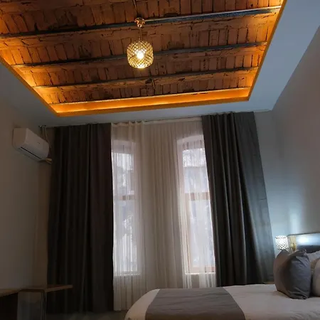Hotell Adamantides
