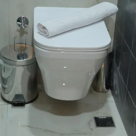 Adamantides Hotell