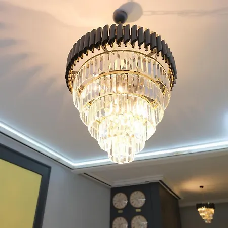 Adamantides Hotell *